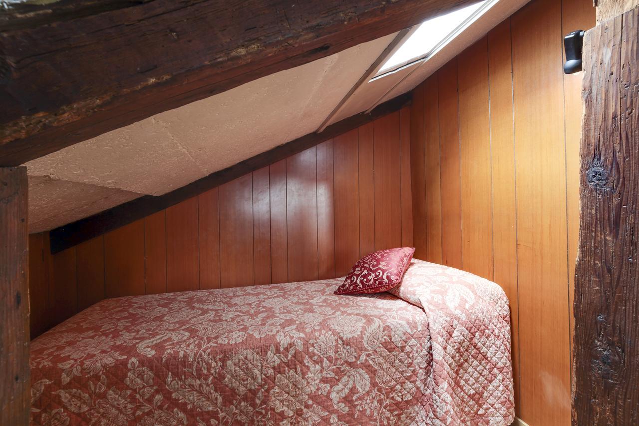 Ca' Badoer Attic Apartment เวนิส ภายนอก รูปภาพ