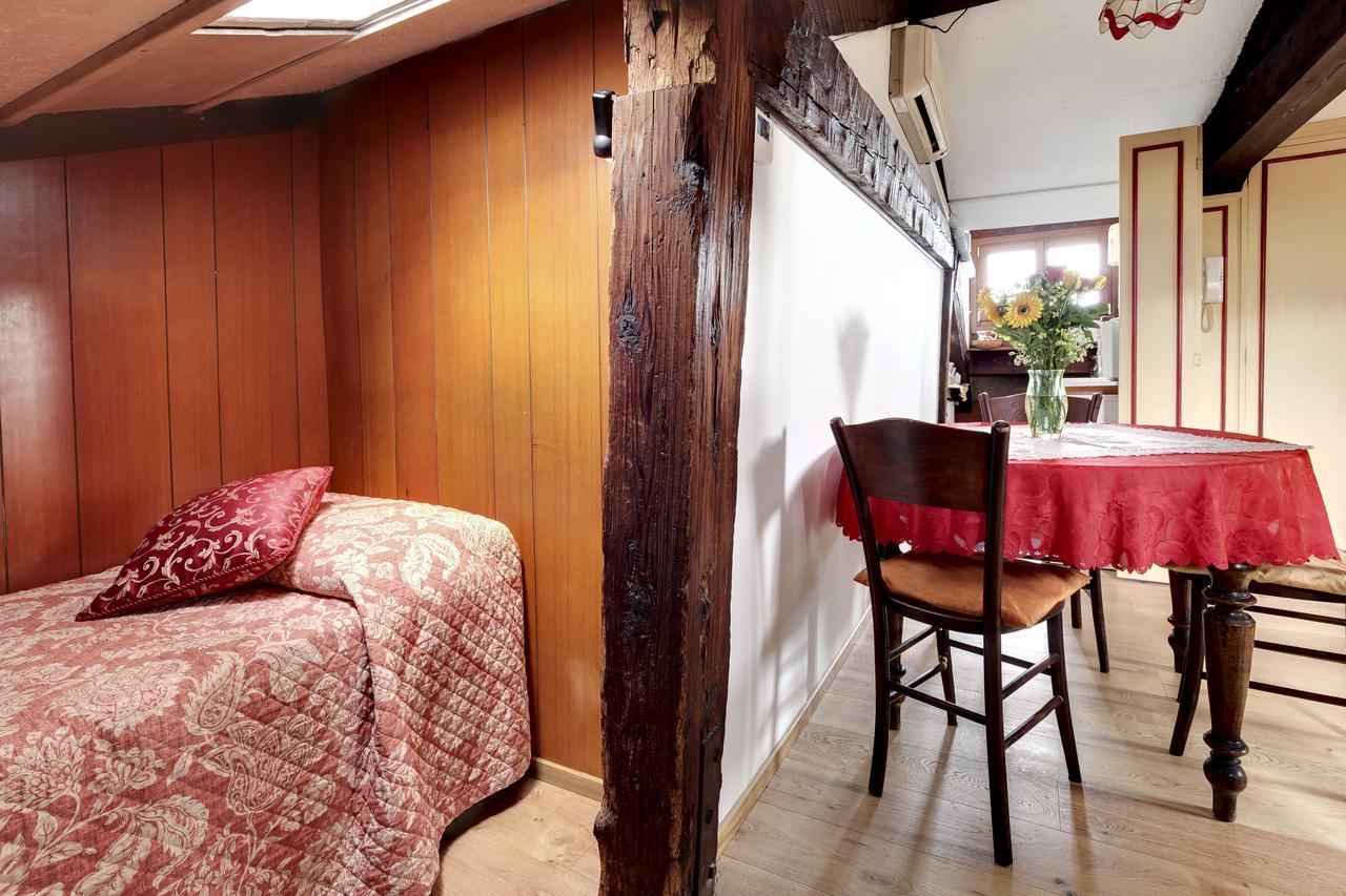 Ca' Badoer Attic Apartment เวนิส ภายนอก รูปภาพ